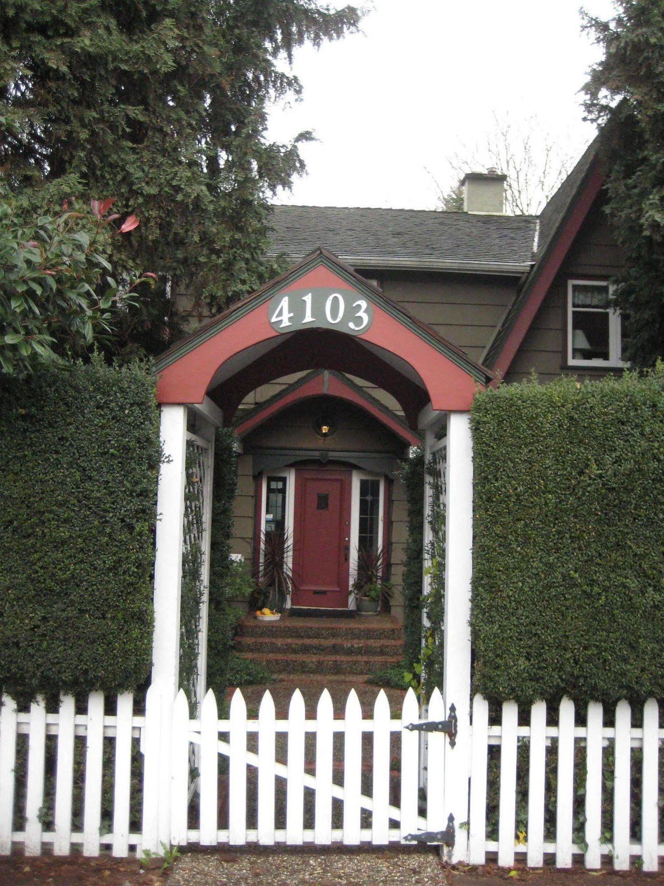 Point Grey Guest House Vancouver Exterior photo